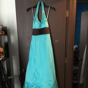 Turquoise prom dress. Halter top. Full skirt